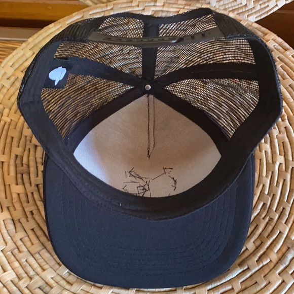 Beaded Fox Snapback Hat

Huichol Beaded front logo - Picture 4 of 8